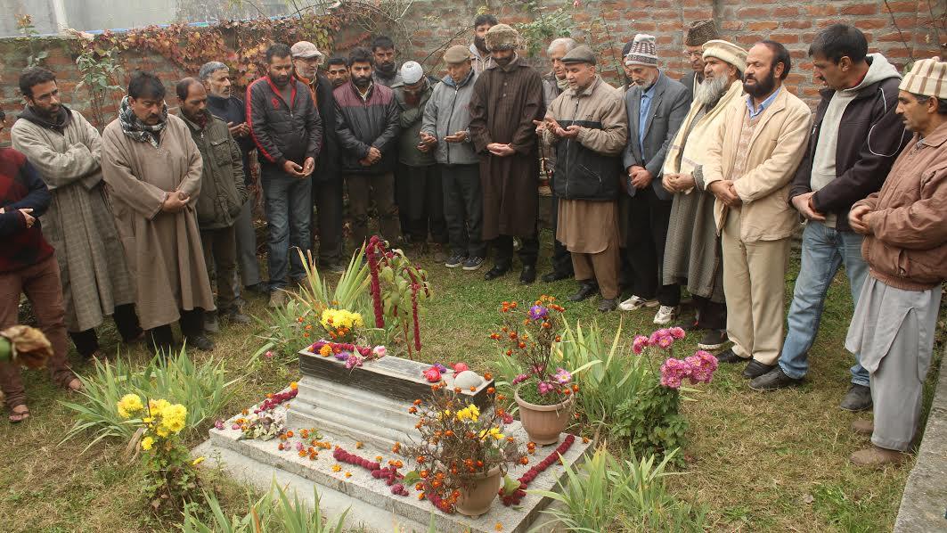 Malik pays tributes to Khawaja Sanaullah Bhat